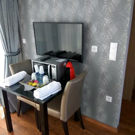Les Suites De Geneve De L'allondon